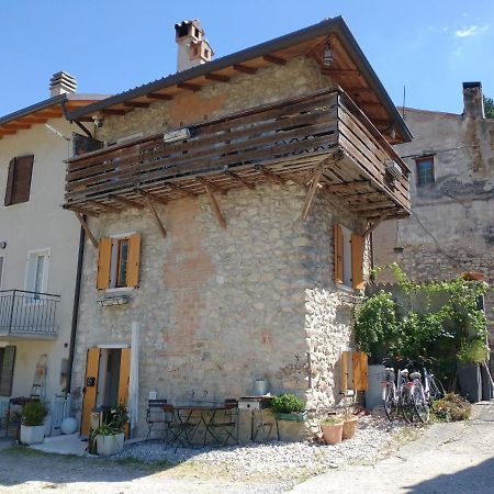 Il Rustico Di Peri Villa Bagian luar foto