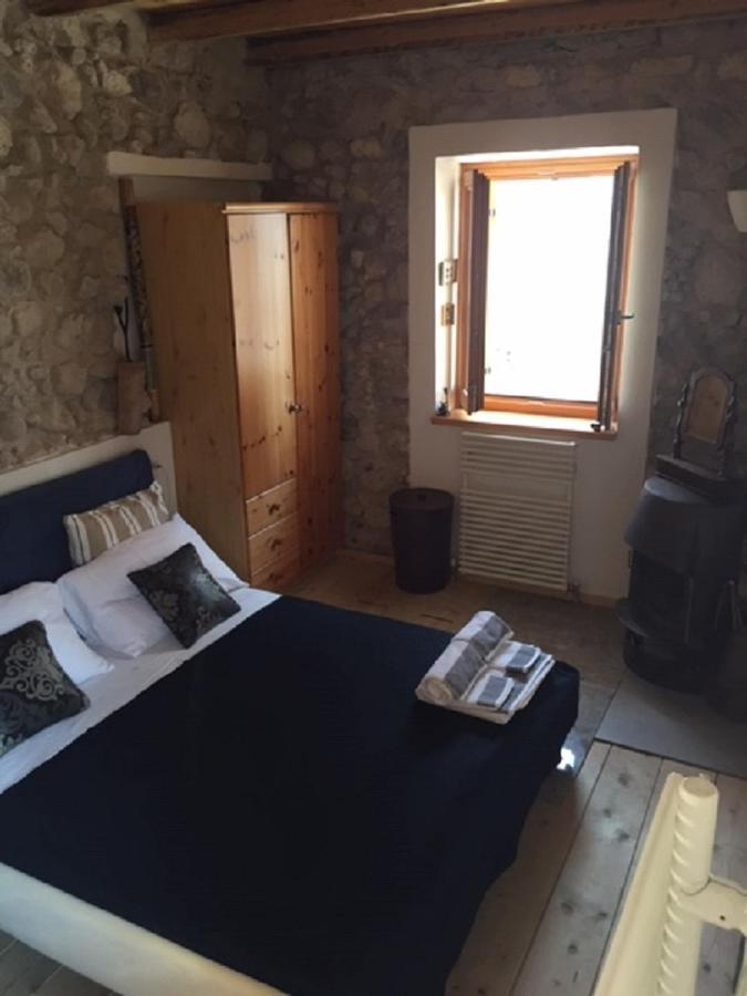 Il Rustico Di Peri Villa Bagian luar foto
